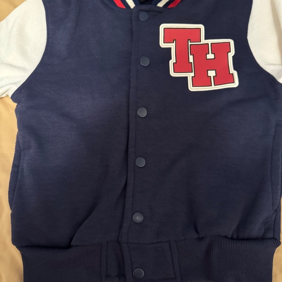 blue jacket kid size 5-6 years old with white sleeve and pocket - Picture 4 of 8